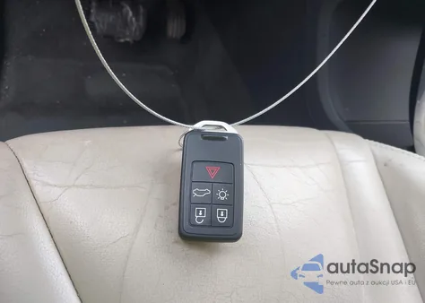 2017 Volvo Xc60 T6 Dynamic z USA, uszkodzony, nr VIN YV449MRR1H2192543